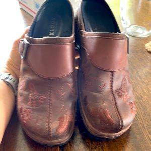 Klogs woman’s size 10